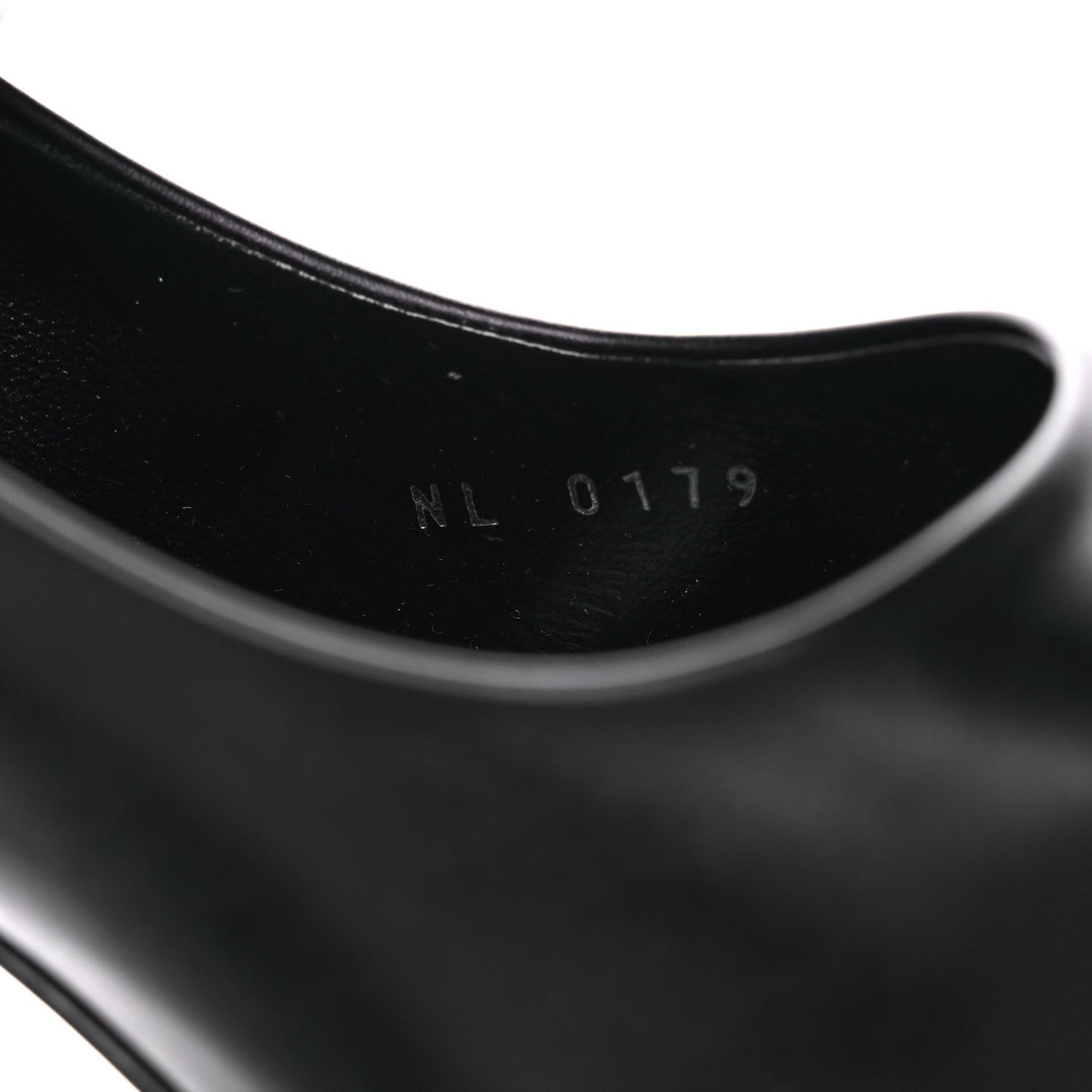 Calfskin Call Back Pumps 40 Black