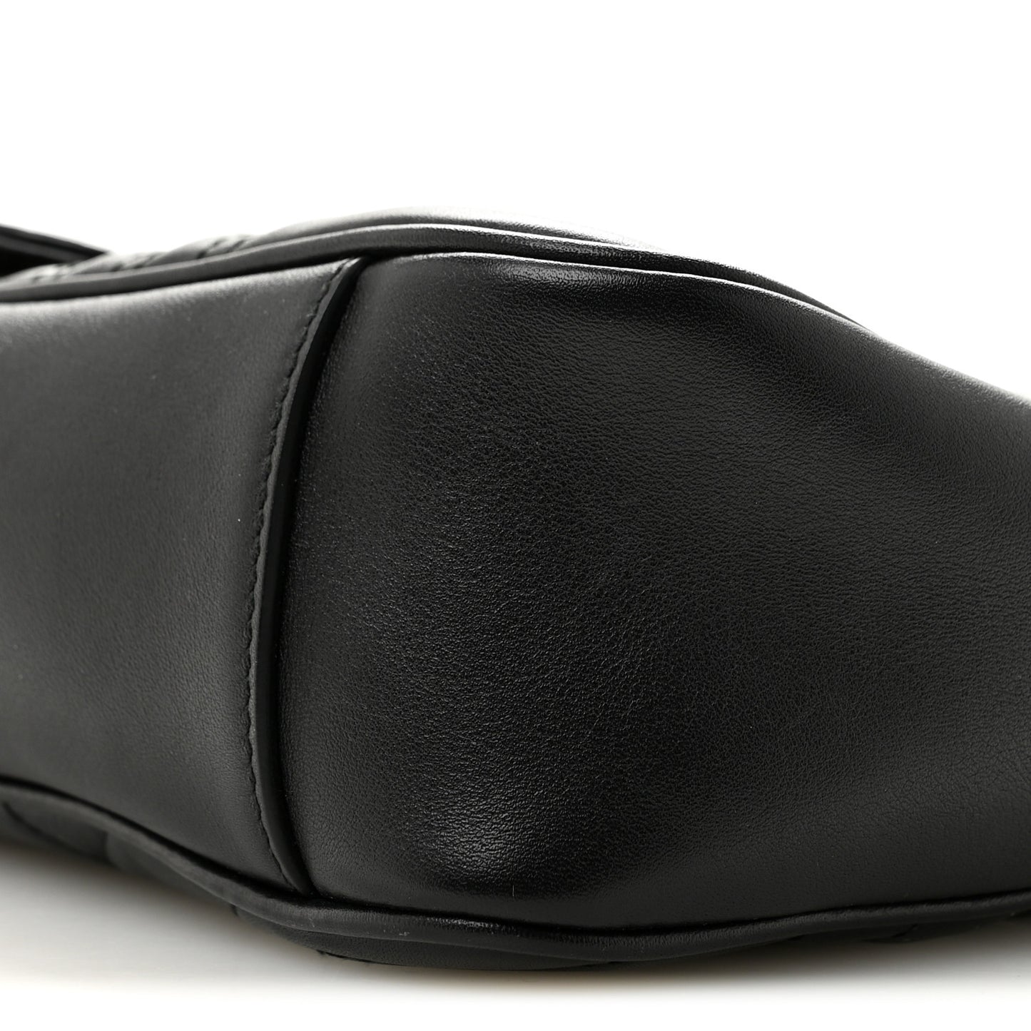 Calfskin Matelasse Medium GG Marmont Shoulder Bag Black