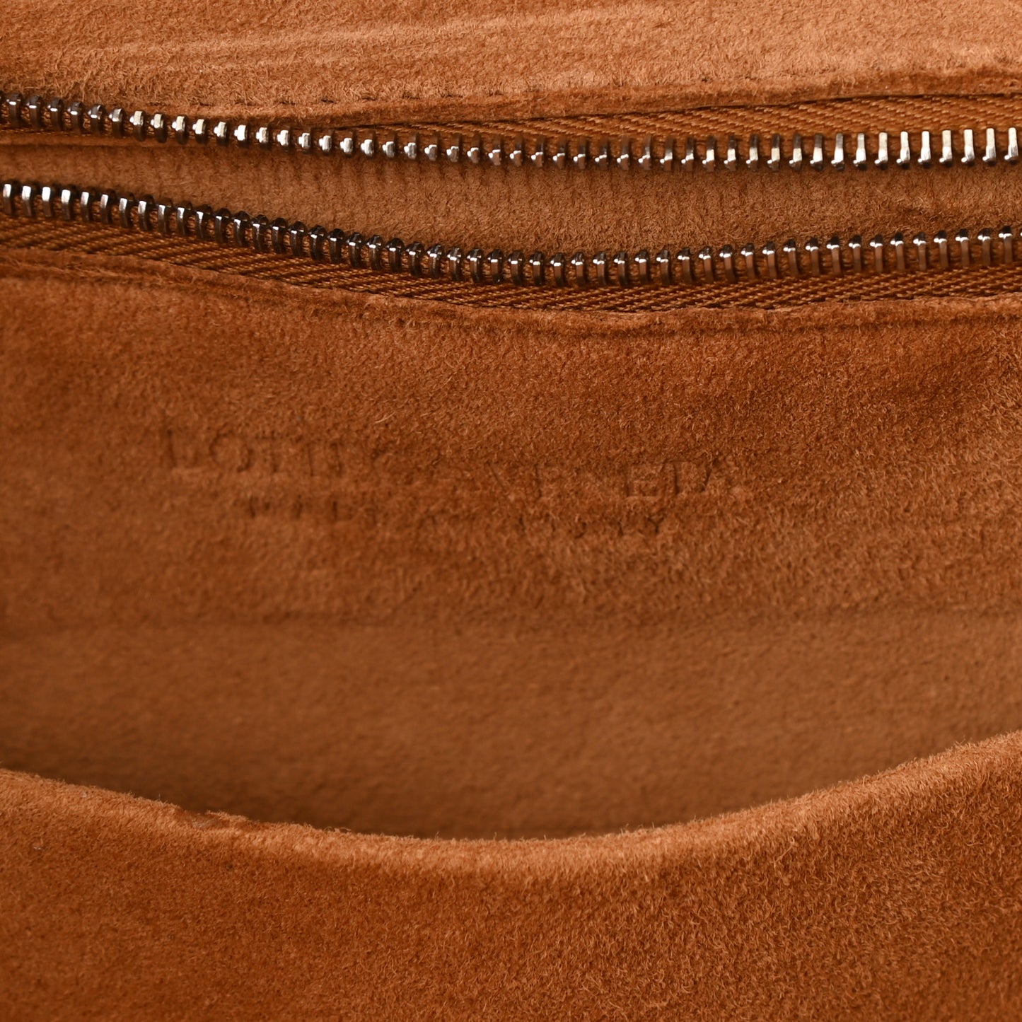 Grained Calfskin Maxi Intrecciato Small Arco Black