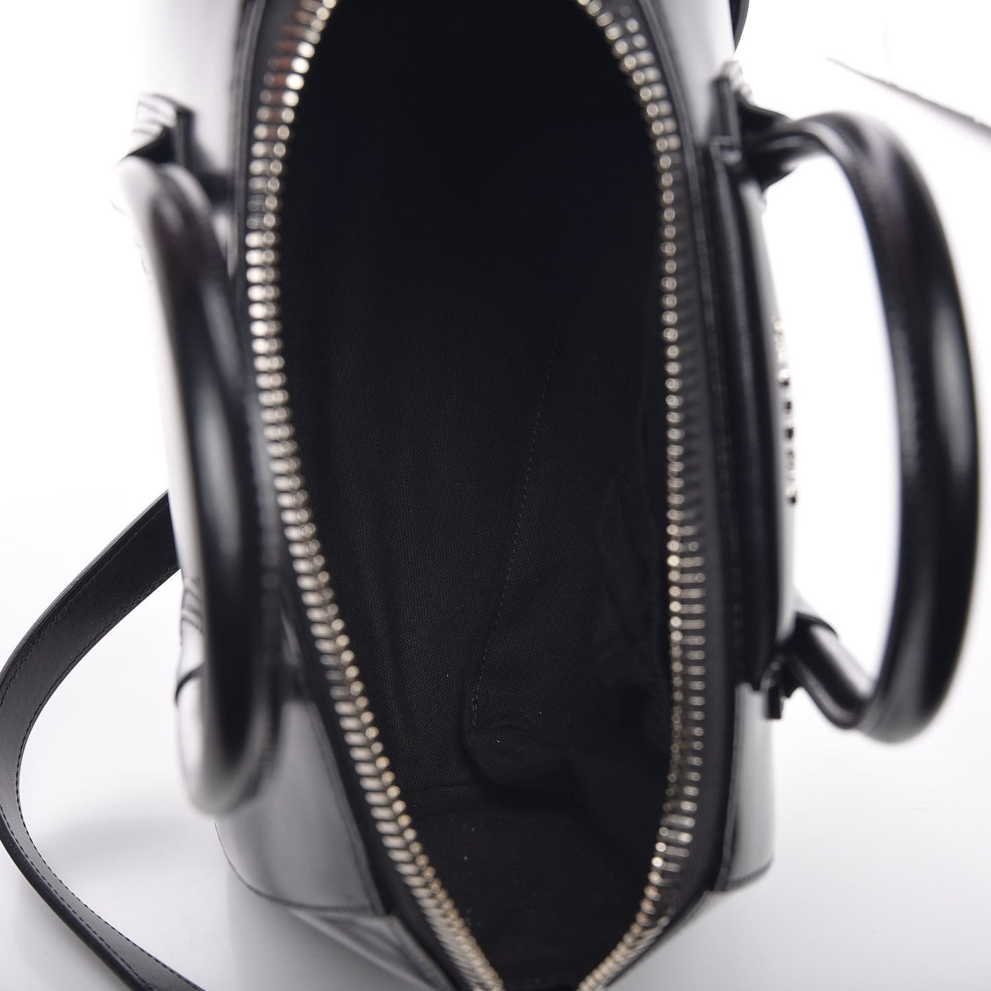 Shiny Lord Calfskin Small Antigona Black