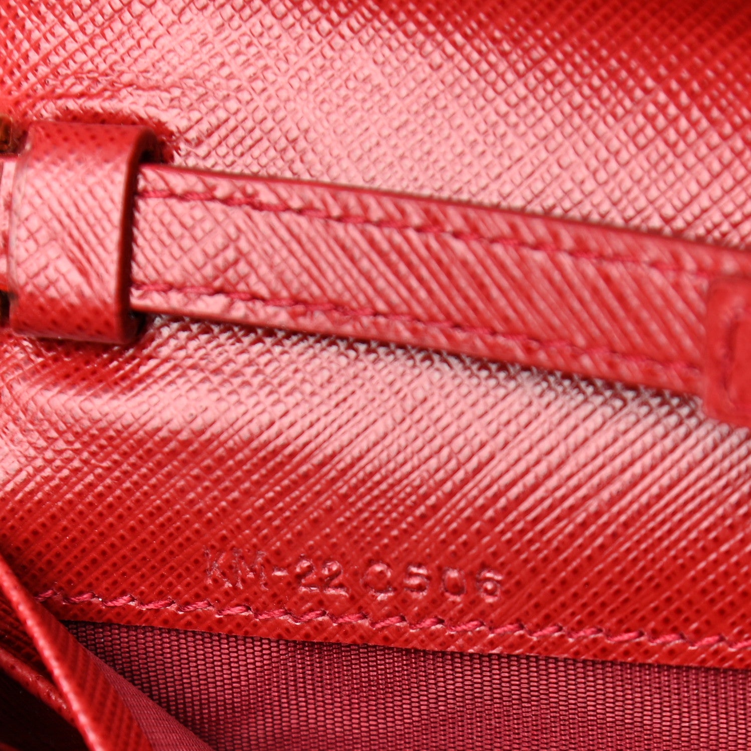 Salvatore Ferragamo Printed Calfskin Gancini Wallet On Chain Red 7 of 13
