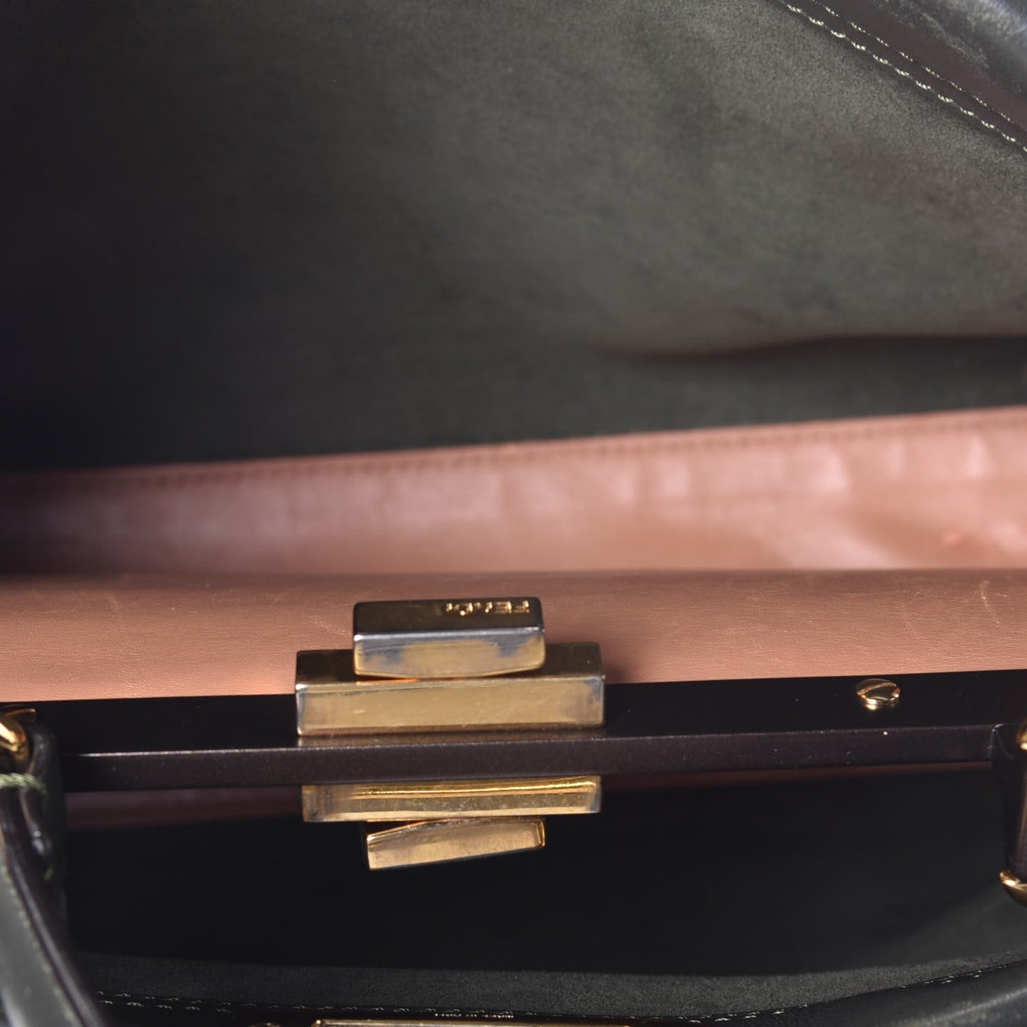Vitello Seta Shiny Nappa Medium Peekaboo Iconic Satchel Verde Prato Makeup