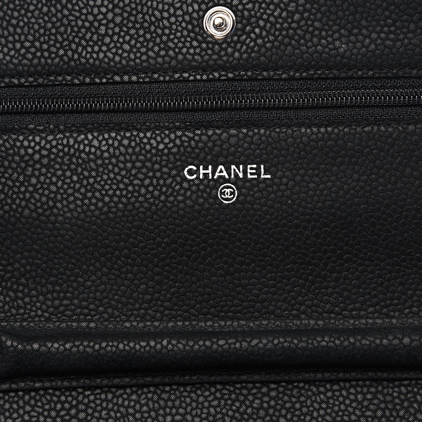 Iridescent Caviar Quilted Wallet On Chain WOC Black