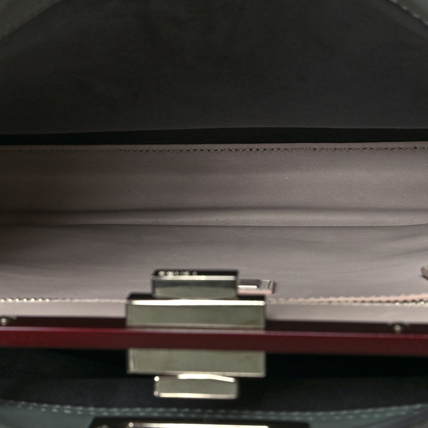 Vitello Seta Shiny Nappa Medium Peekaboo Iconic Satchel Alga Rosa Doll