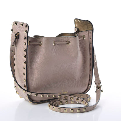 Valentino Garavani Grained Calfskin Rockstud Bucket Bag Poudre 3 of 10
