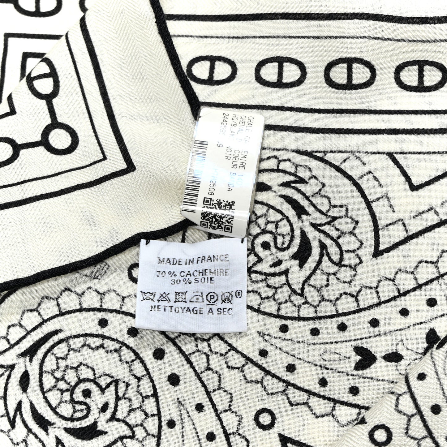 Cashmere Silk Cheval De Coeur Bandana Shawl 140 White Black