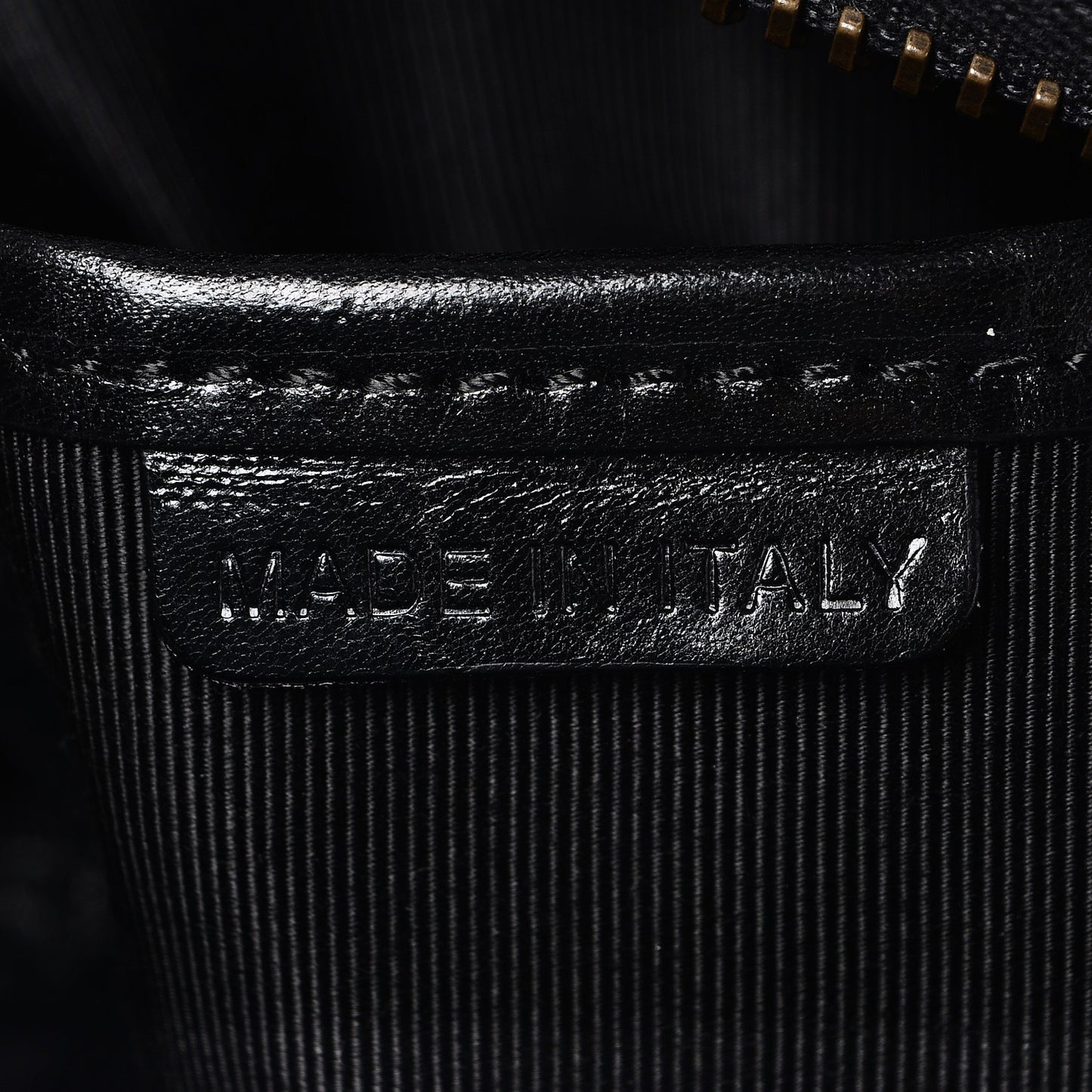 Prorsum Laser Cut Calfskin Hong Kong Medium Bloomsbury Black Elderberry