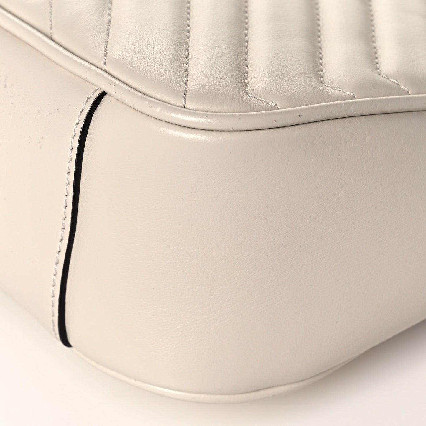 Calfskin Matelasse Small GG Marmont Shoulder Bag White