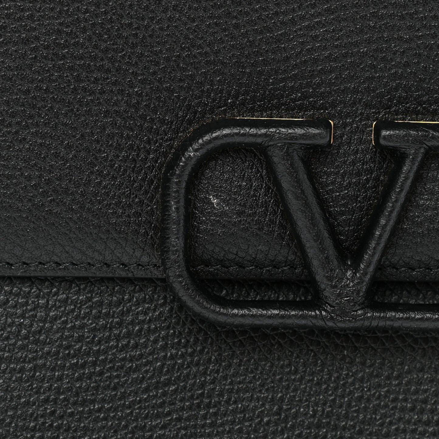 Grained Calfskin VSling Pouch Black