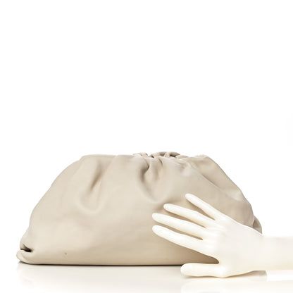Bottega Veneta Smooth Butter Calf The Pouch Oversized Clutch Plaster 2 of 19