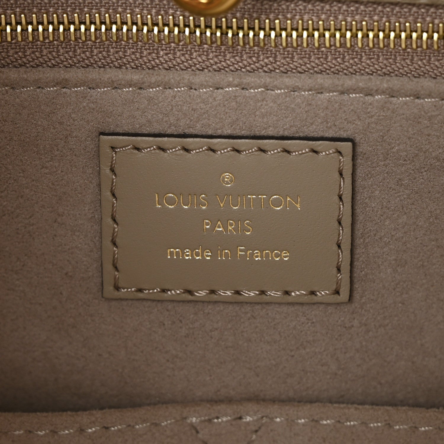 Louis Vuitton Empreinte Monogram Giant Onthego MM Tourterelle 6 of 8