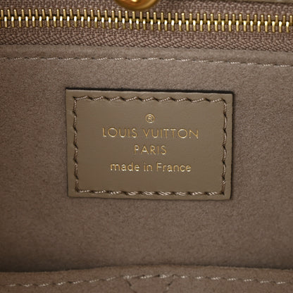Louis Vuitton Empreinte Monogram Giant Onthego MM Tourterelle 6 of 8