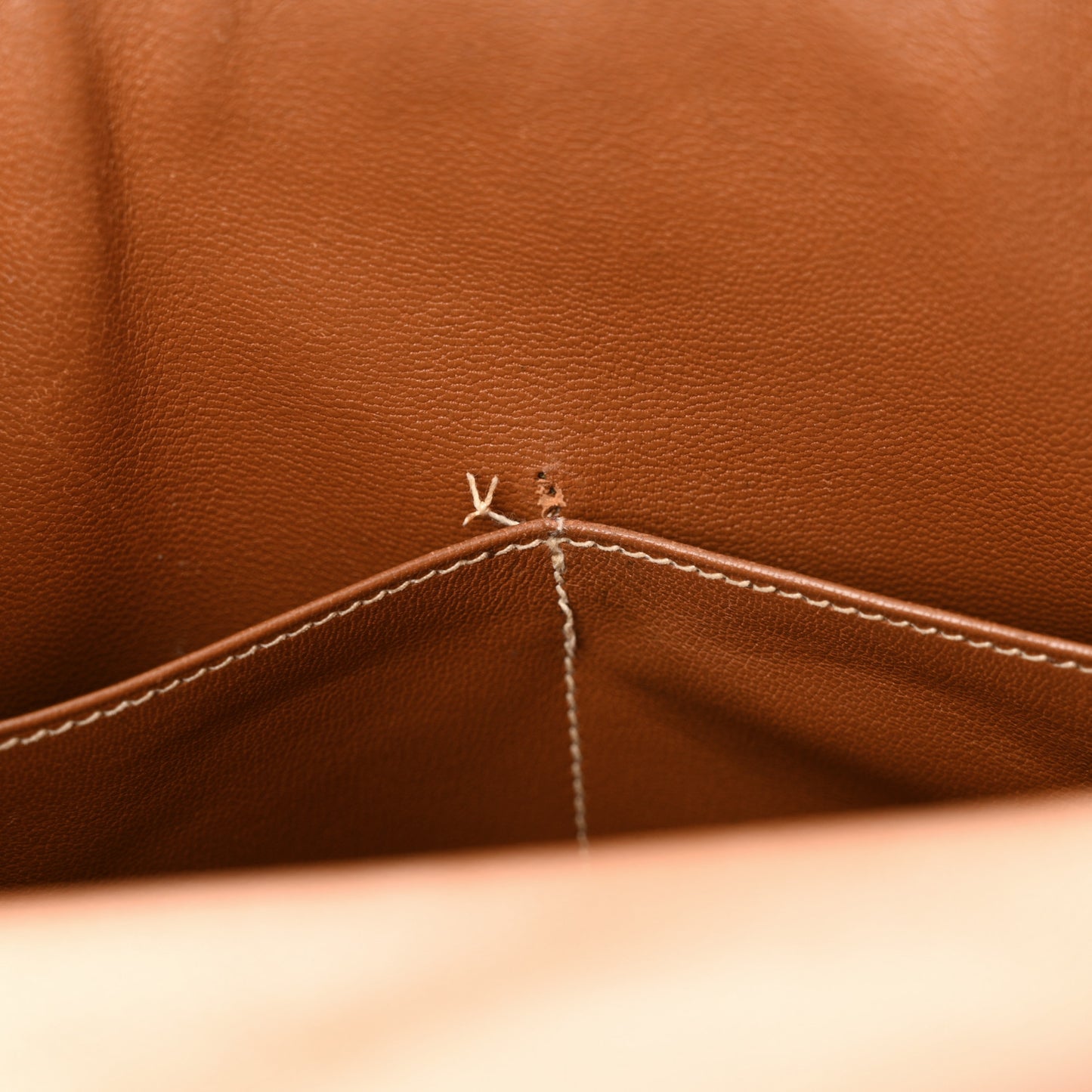 Courchevel Kelly Sellier 32 Gold