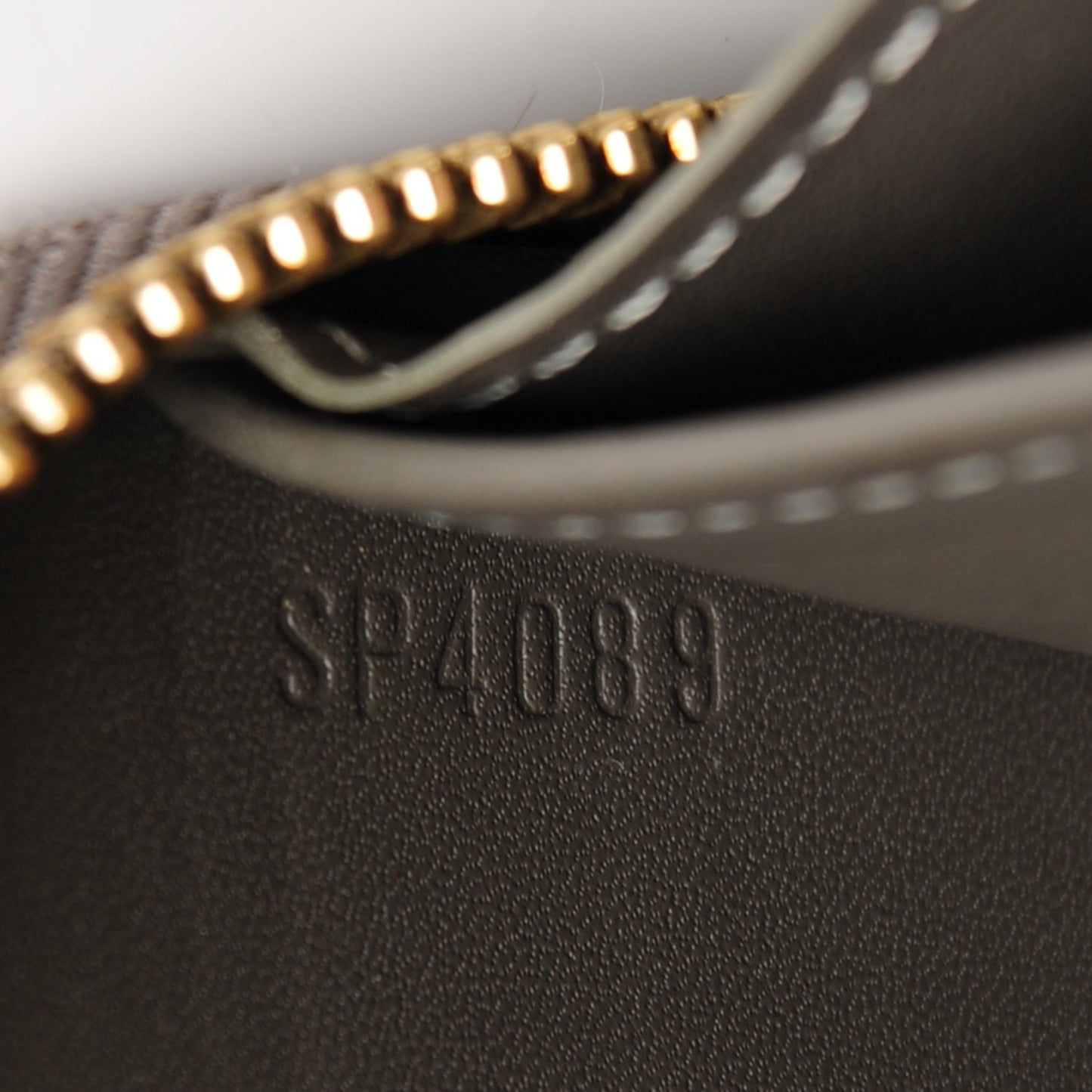 Vernis Zippy Wallet Gris Art Deco