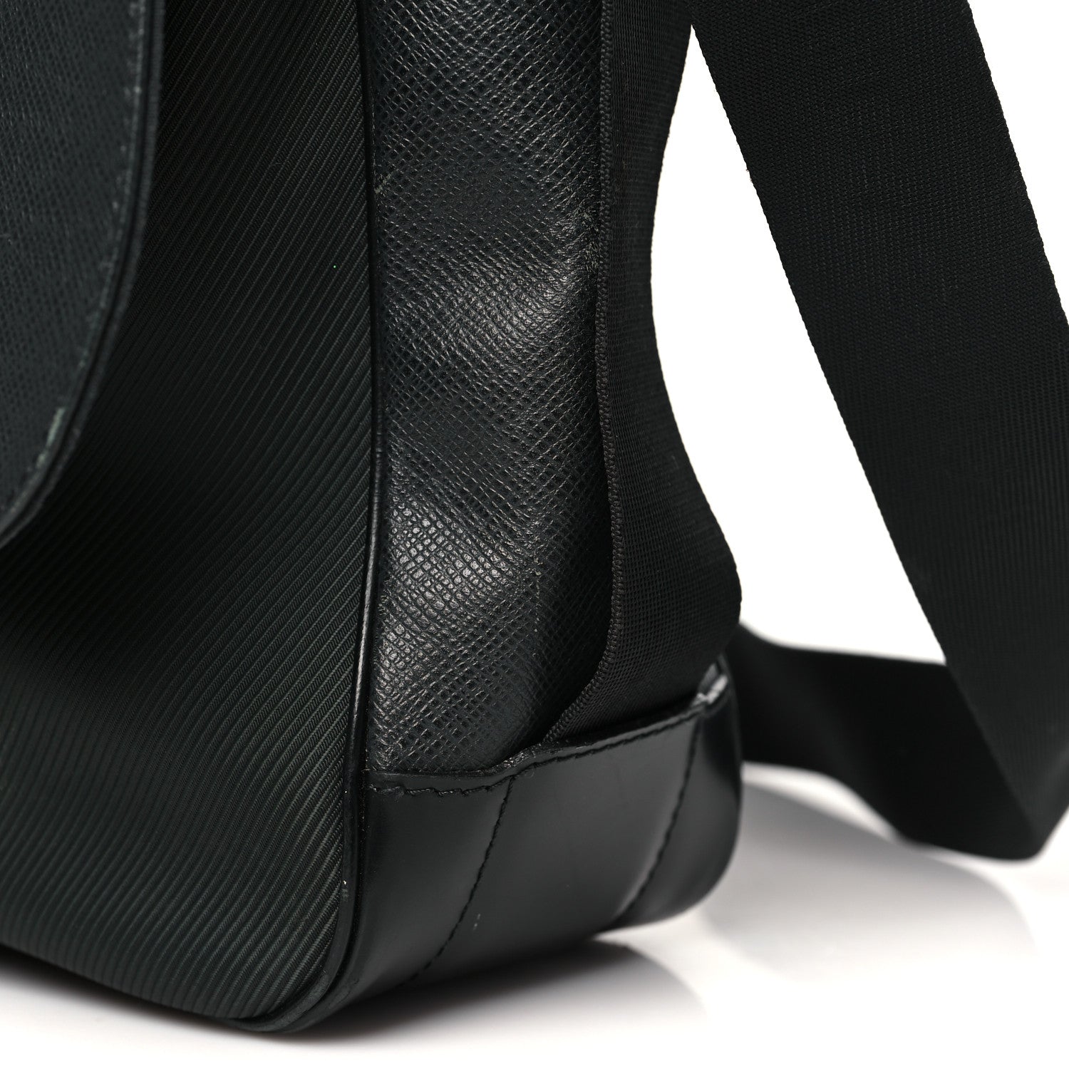 Louis Vuitton Taiga Dersou Messenger Bag Ardoise 12 of 14