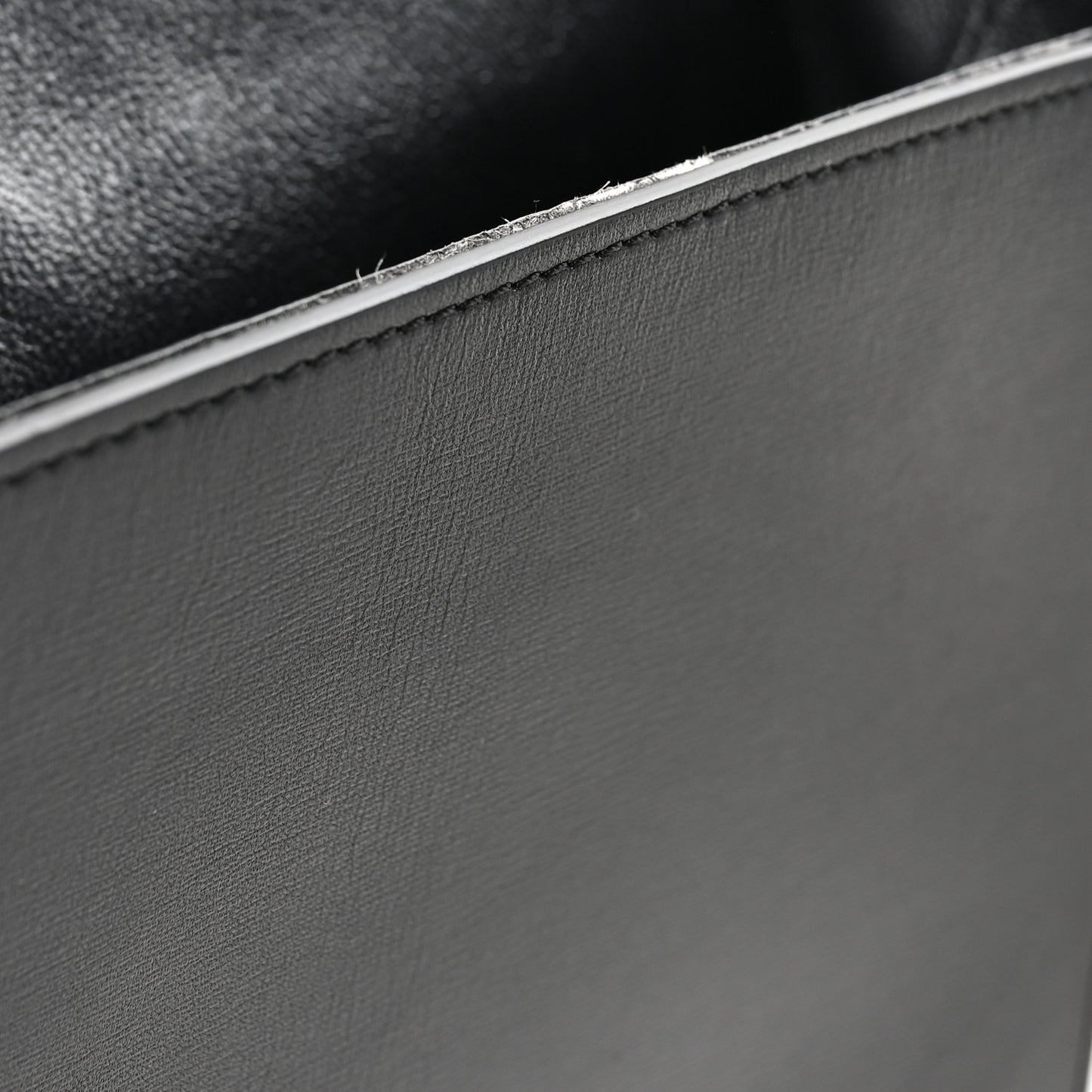 Satin Calfskin Medium Trotteur Black