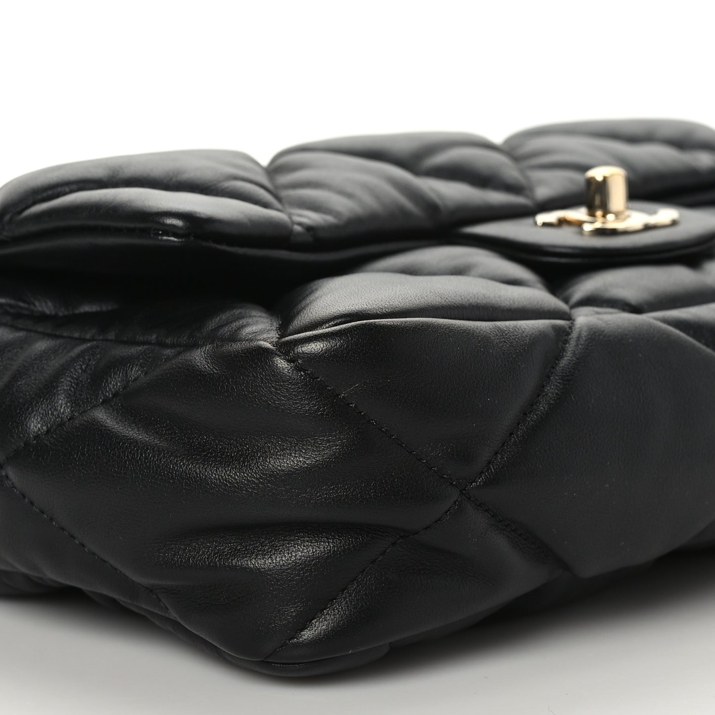 Calfskin Quilted Medium Bubbly Flap Black