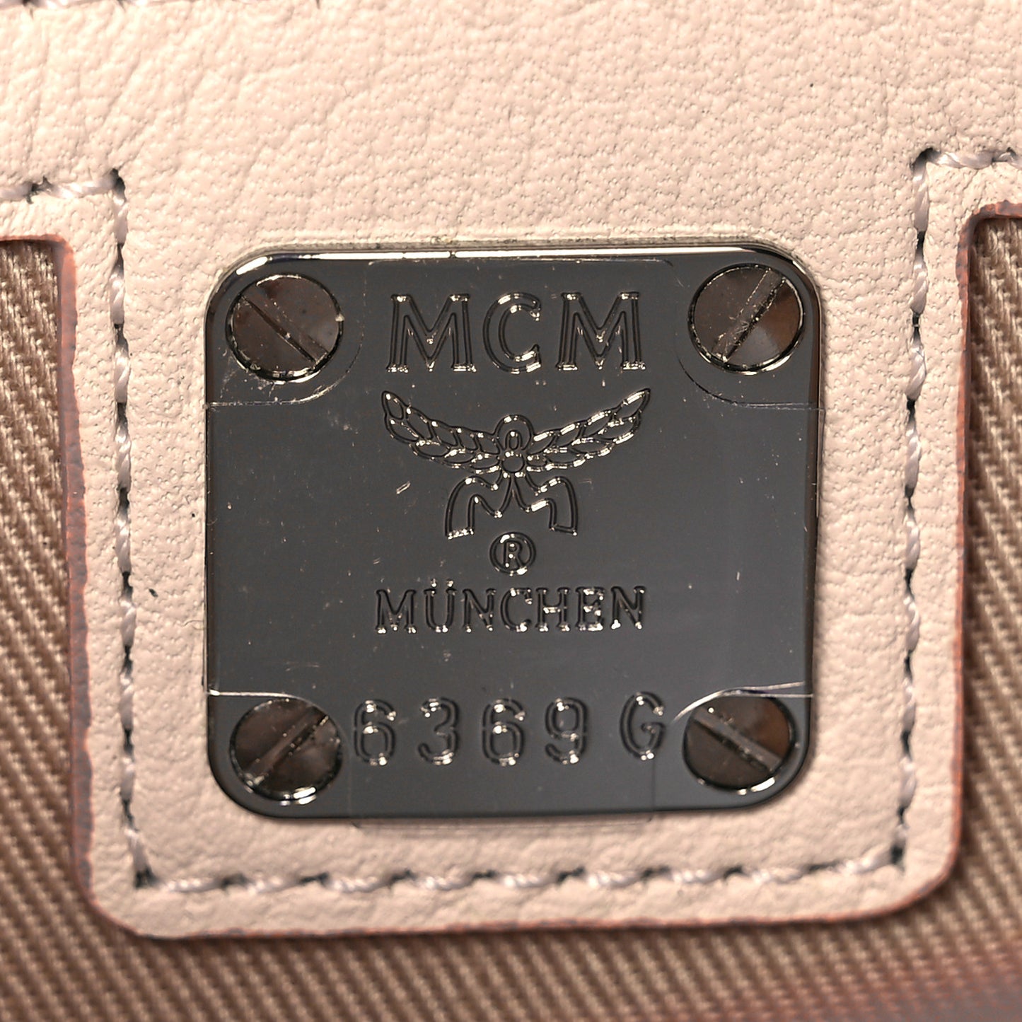 Calfskin Large Patricia Wallet On Chain Beige