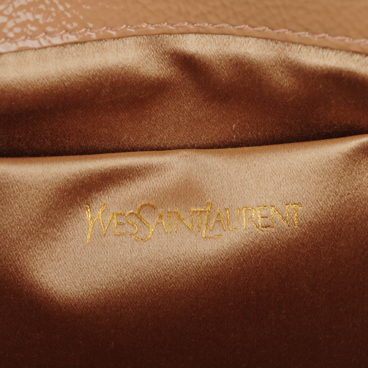 Saint Laurent Textured Patent Calfskin Monogram Large Belle De Jour Clutch Nude 6 of 9