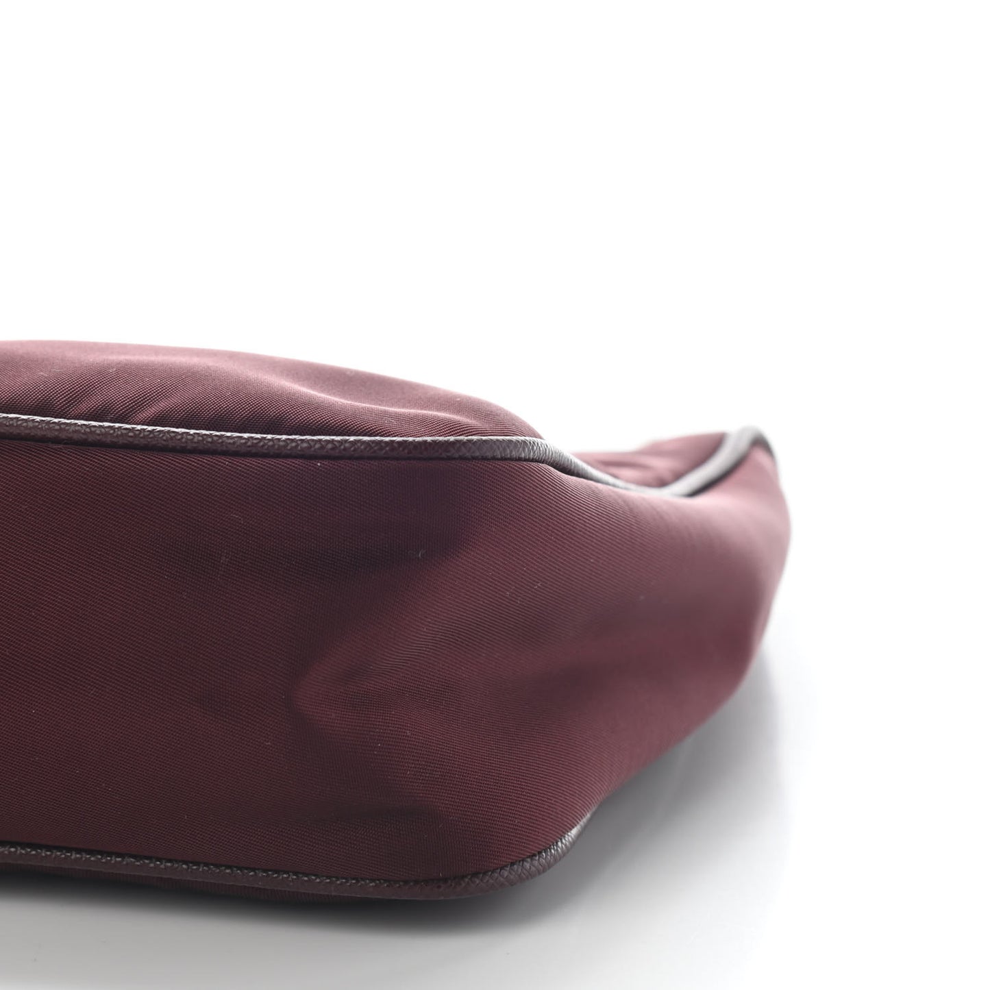 Tessuto Nylon Re-Edition 2005 Shoulder Bag Granato