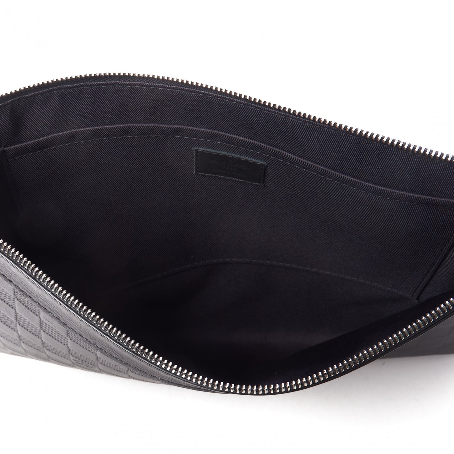 Damier Infini Discovery Pochette GM Onyx