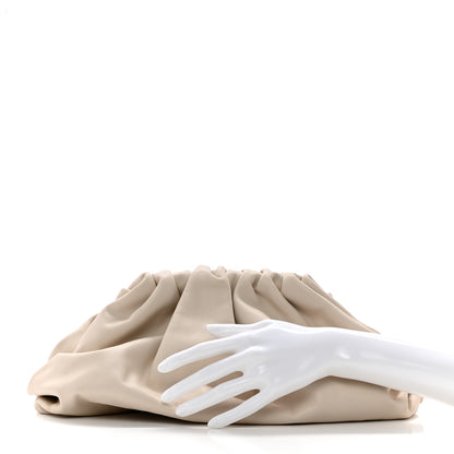 Bottega Veneta Smooth Butter Calf The Pouch Oversized Clutch Plaster 2 of 9