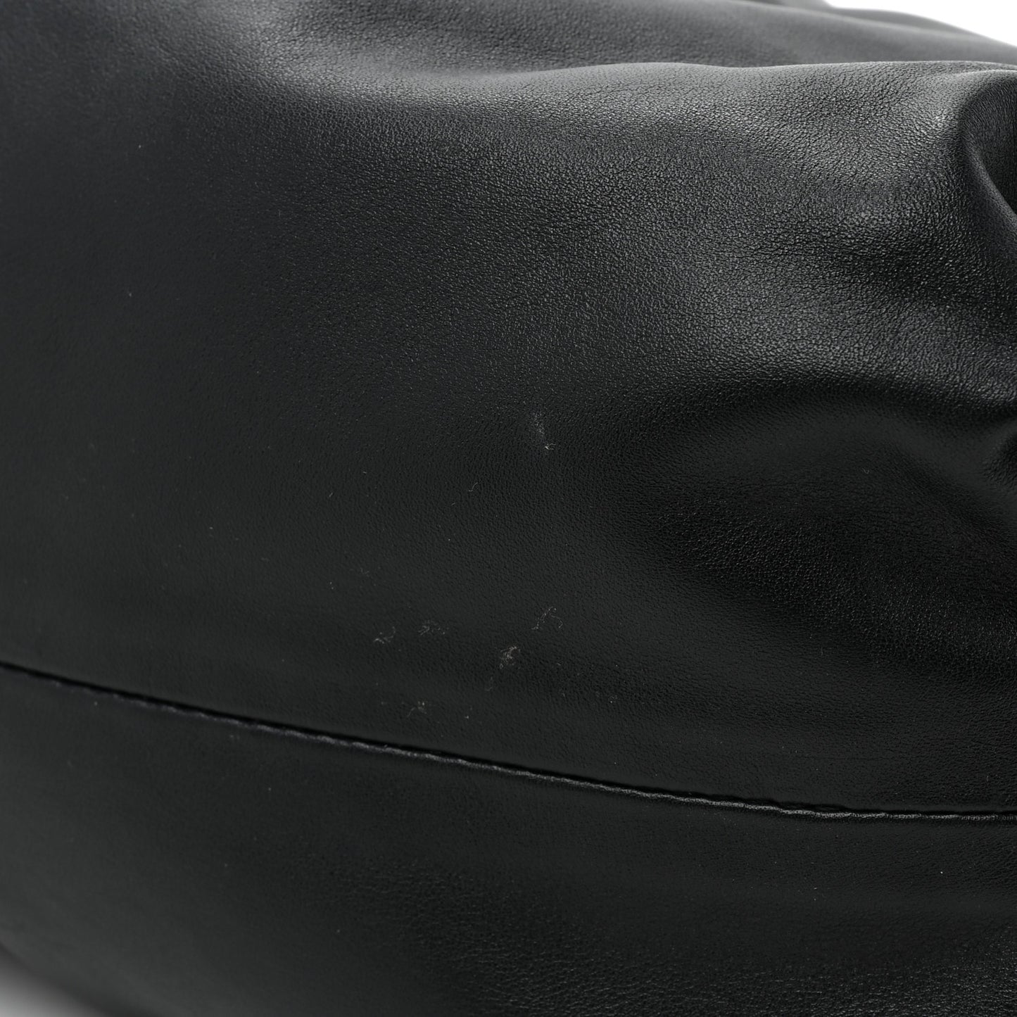Calfskin The Pouch Chain Black