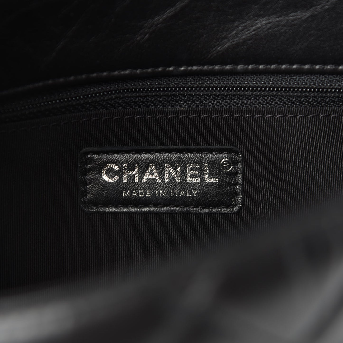 Crumpled Calfskin Medium Chain All Over Flap Black