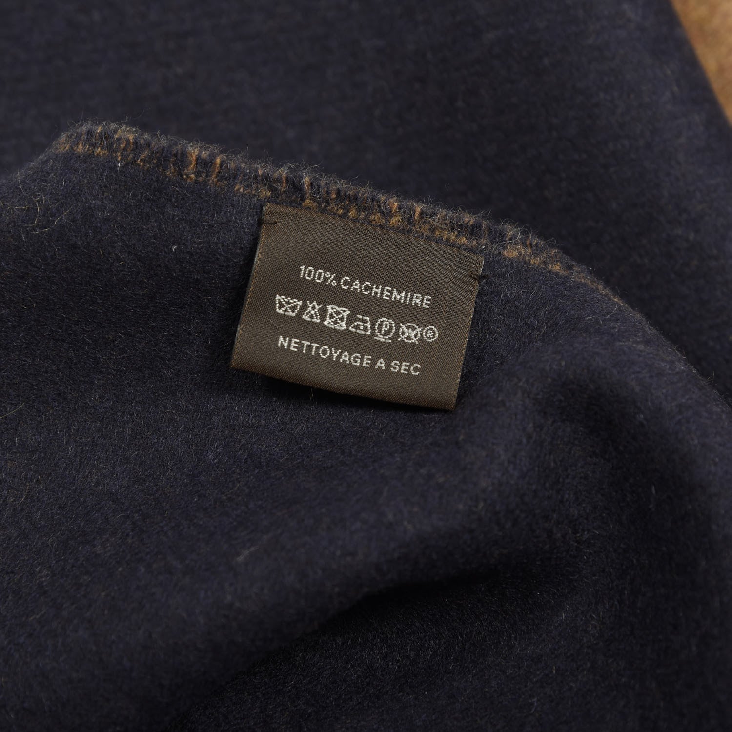 Hermes Cashmere Casaque Chevron Muffler Camel Marine 4 of 4