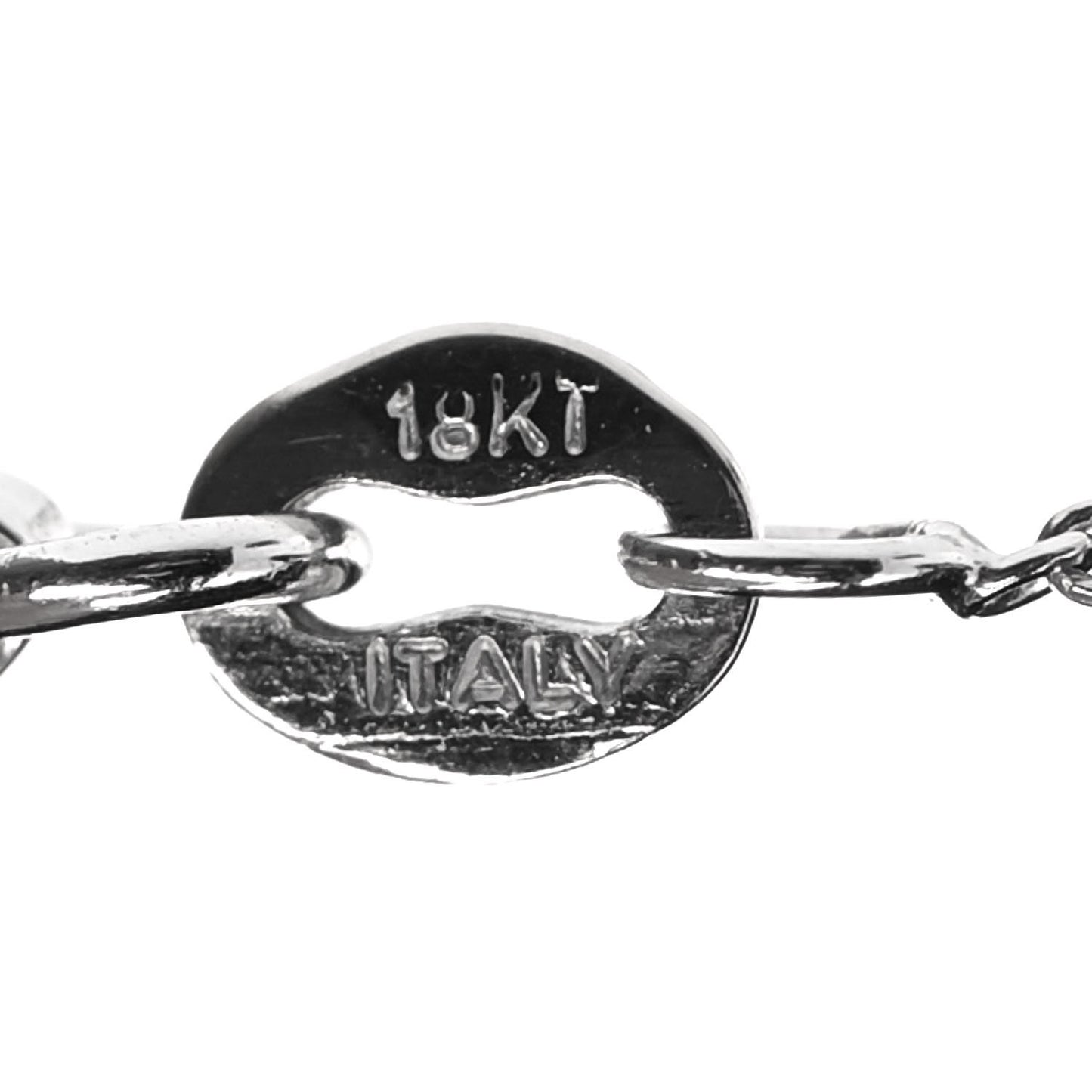 18K White Gold Diamond .42ctw Circle Pendant Necklace