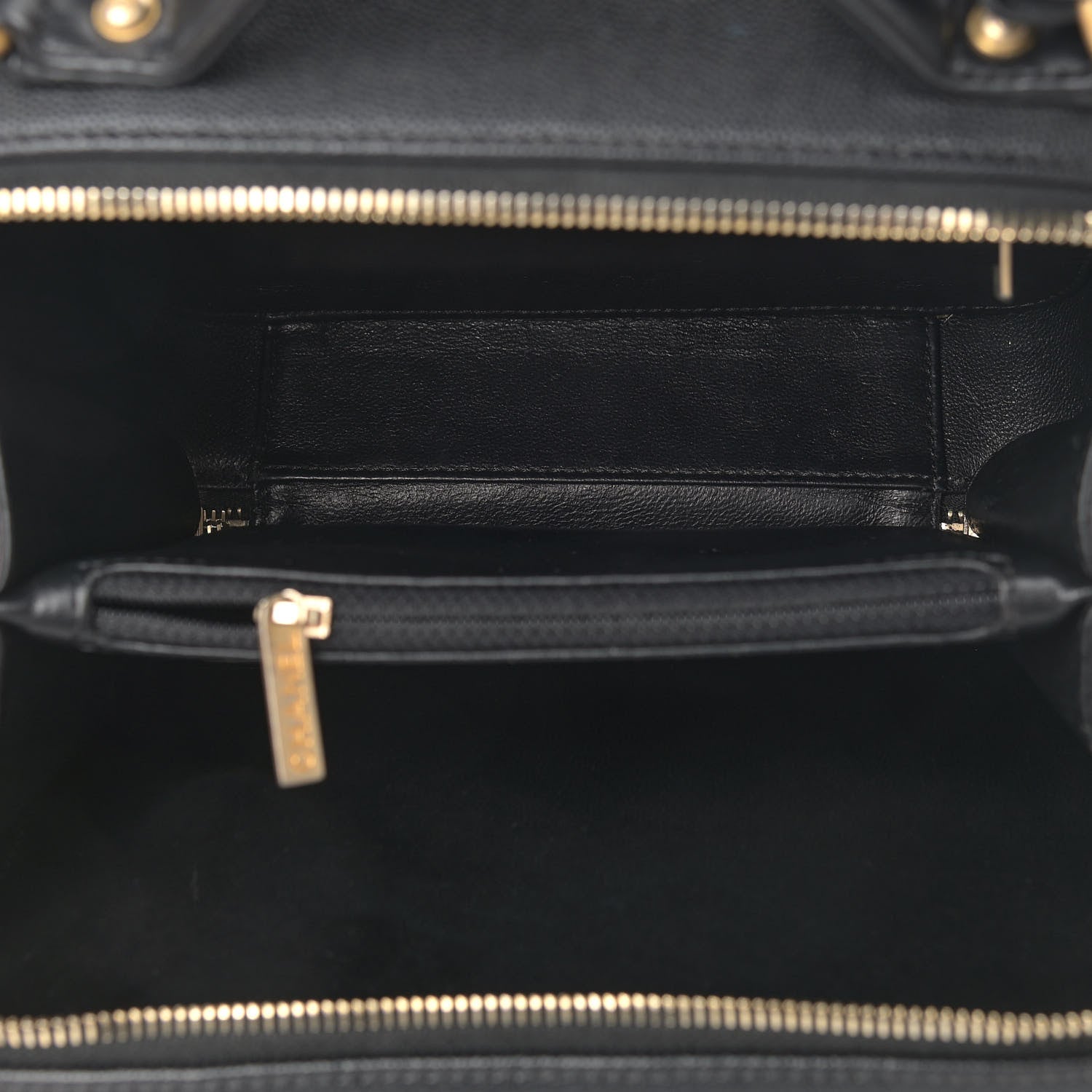 Chanel Caviar Quilted Medium CC Filigree Vanity Case Black 5 of 11