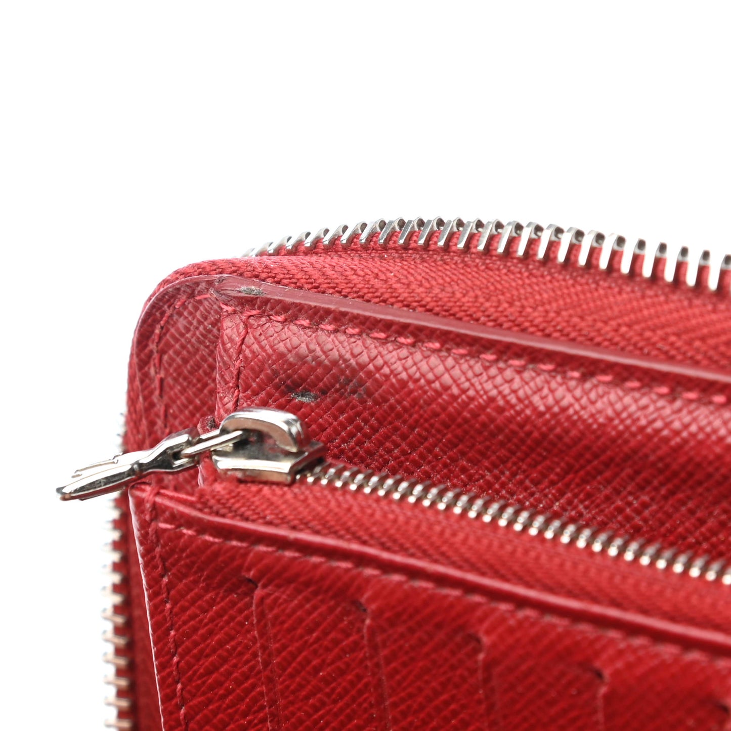 Epi Zippy Compact Wallet Carmine
