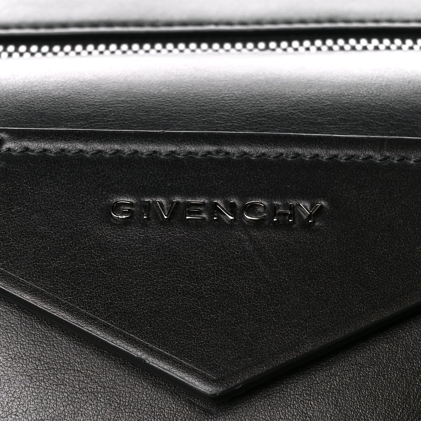 Smooth Calfskin Large Soft Antigona Black