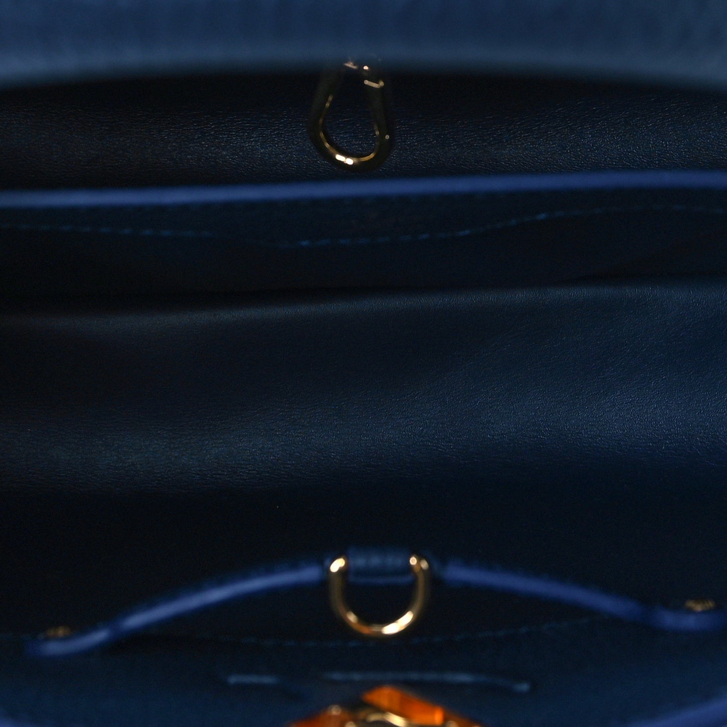 Taurillon Marble Capucines MM Midnight Blue