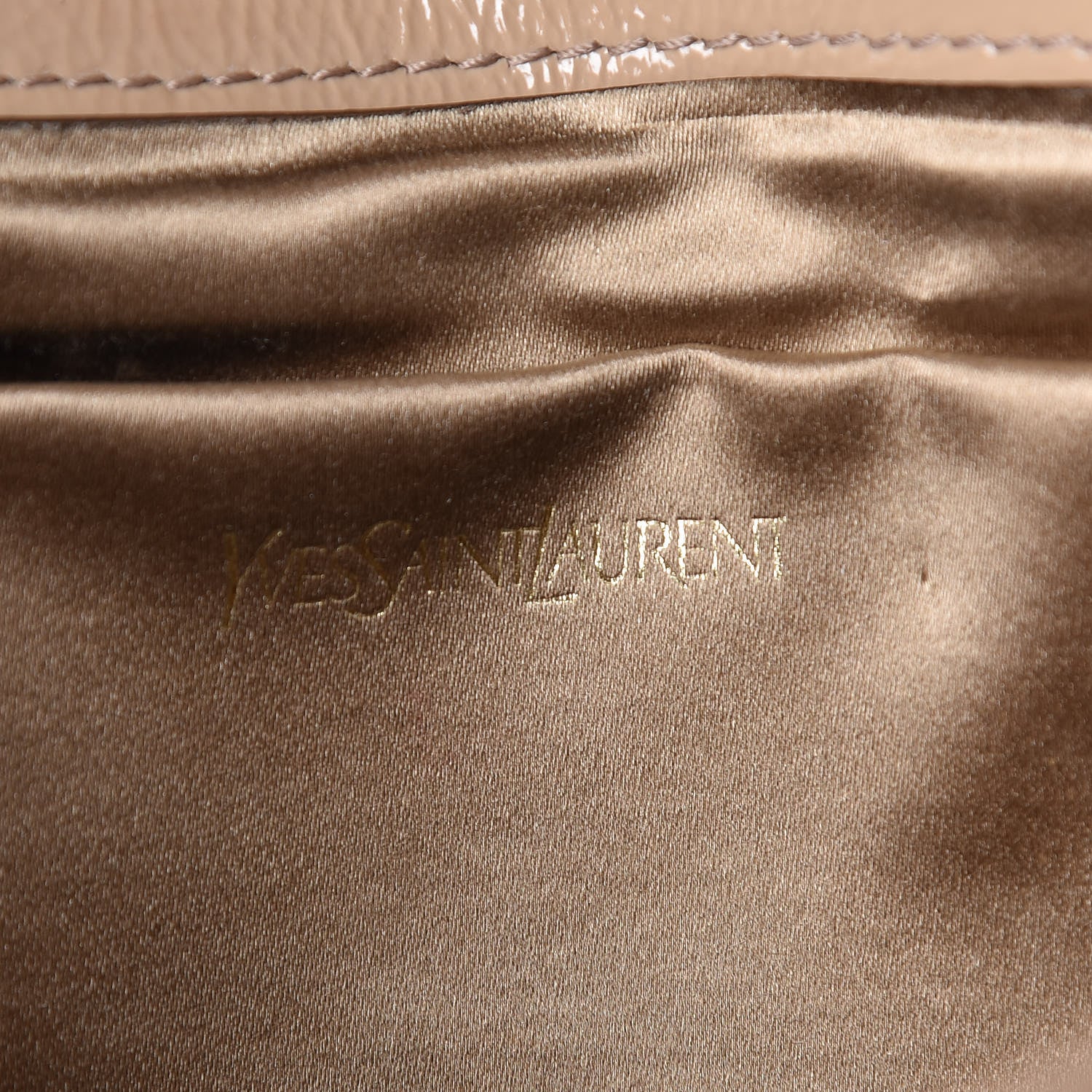 Saint Laurent Textured Patent Calfskin Monogram Large Belle De Jour Clutch Beige 6 of 12