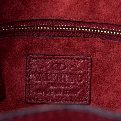 Valentino Garavani Grained Calfskin Rockstud Bucket Bag Rubino 6 of 9