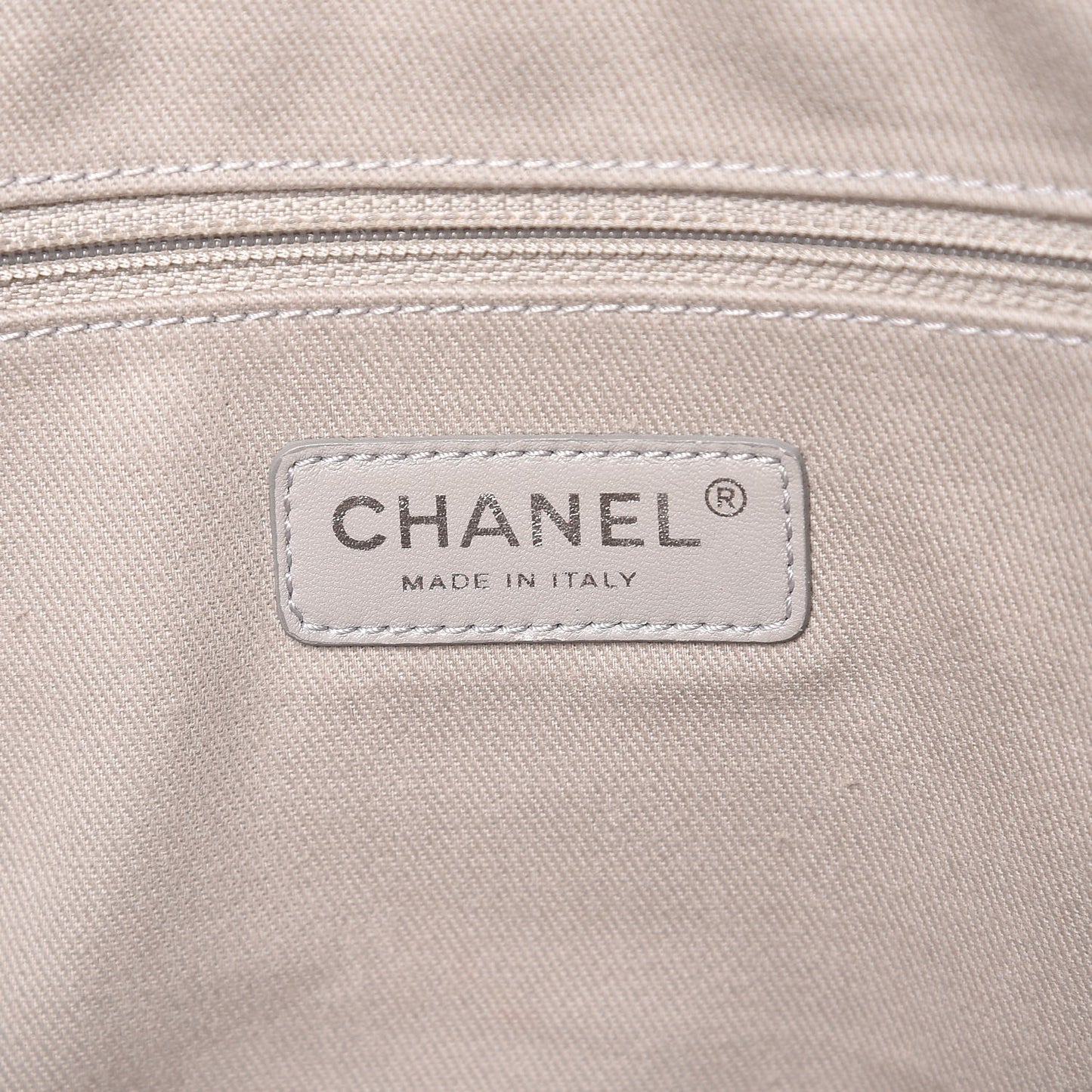 Caviar Quilted Jumbo Easy Flap Blue
