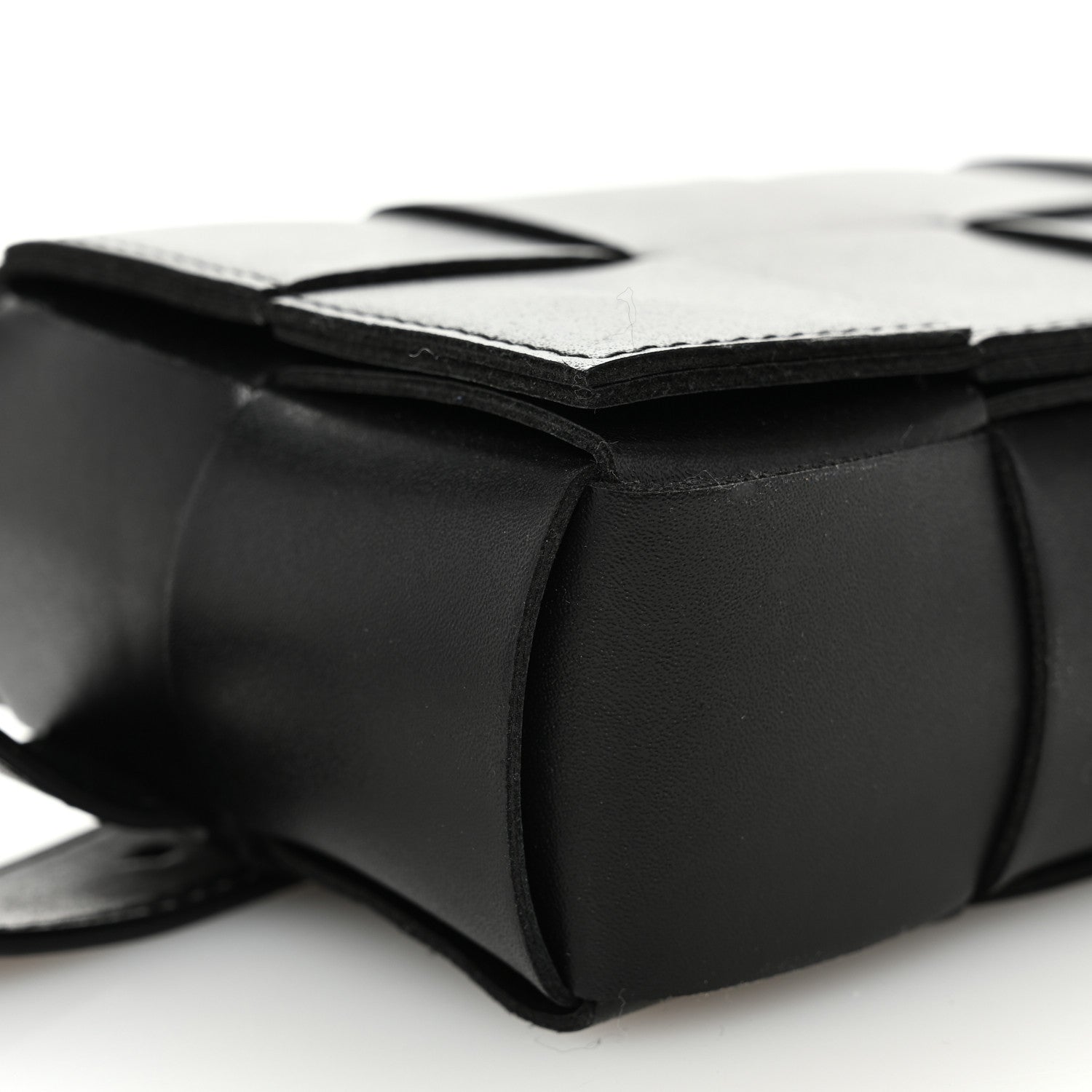 Bottega Veneta Nappa Maxi Intreccio The Belt Cassette Bag Black 8 of 9