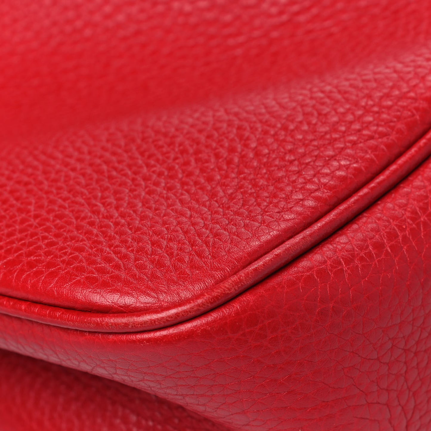 Pebbled Calfskin Small Soho Disco Bag Tabasco Red