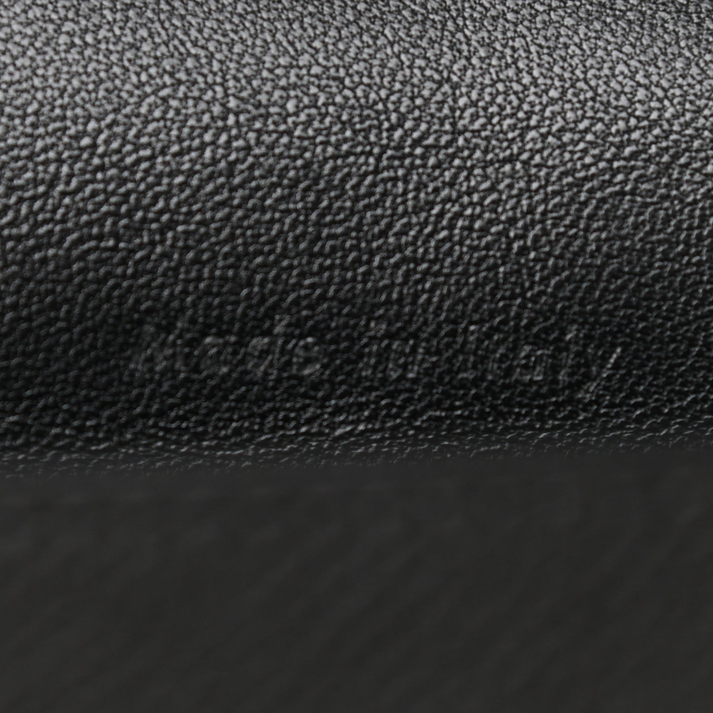 Grained Calfskin Compact Trotteur Black