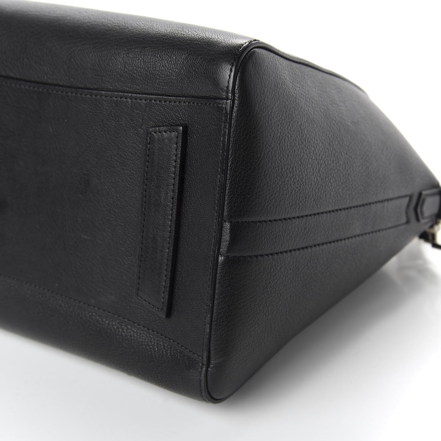 Sugar Goatskin Medium Antigona Black