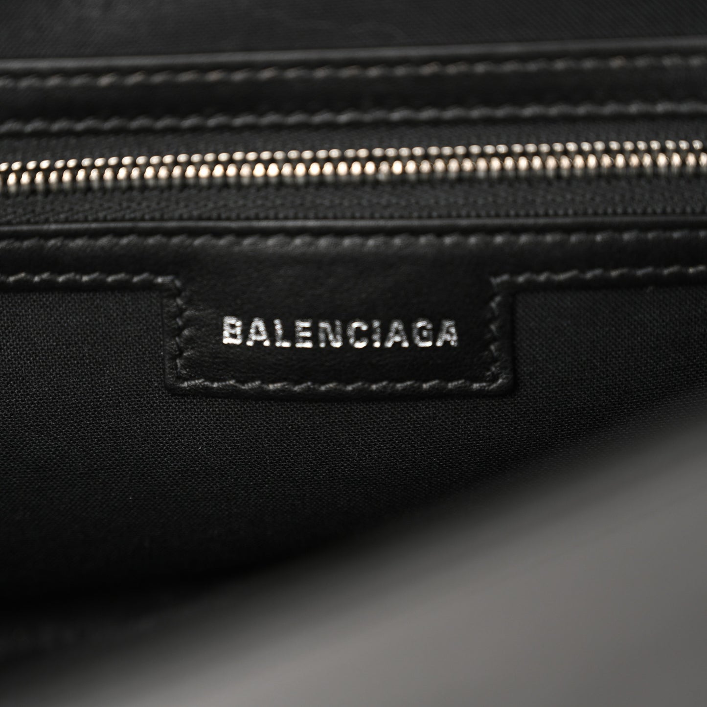 Smooth Calfskin Large Lindsay Shoulder Bag Black