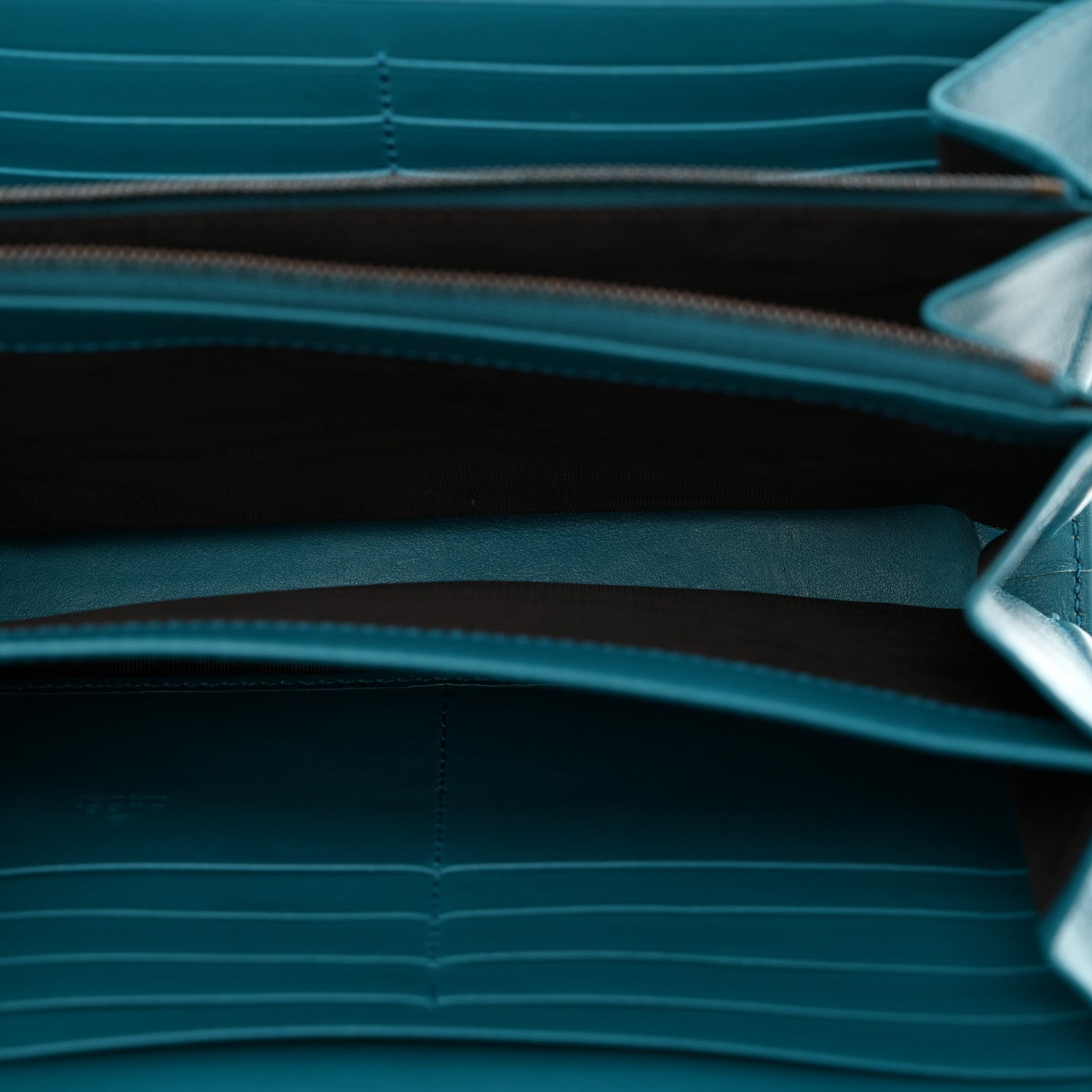 Gucci Velvet Matelasse GG Marmont Chain Wallet Pavone Cyan 5 of 11