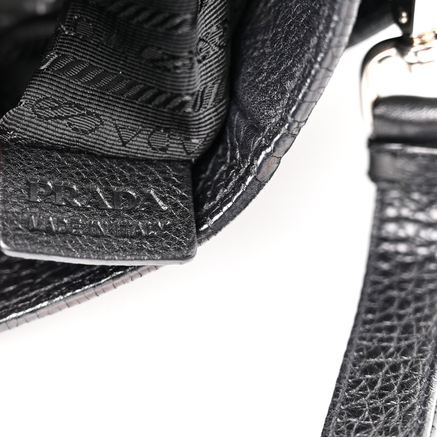 Vitello Daino Side Pocket Tote Black