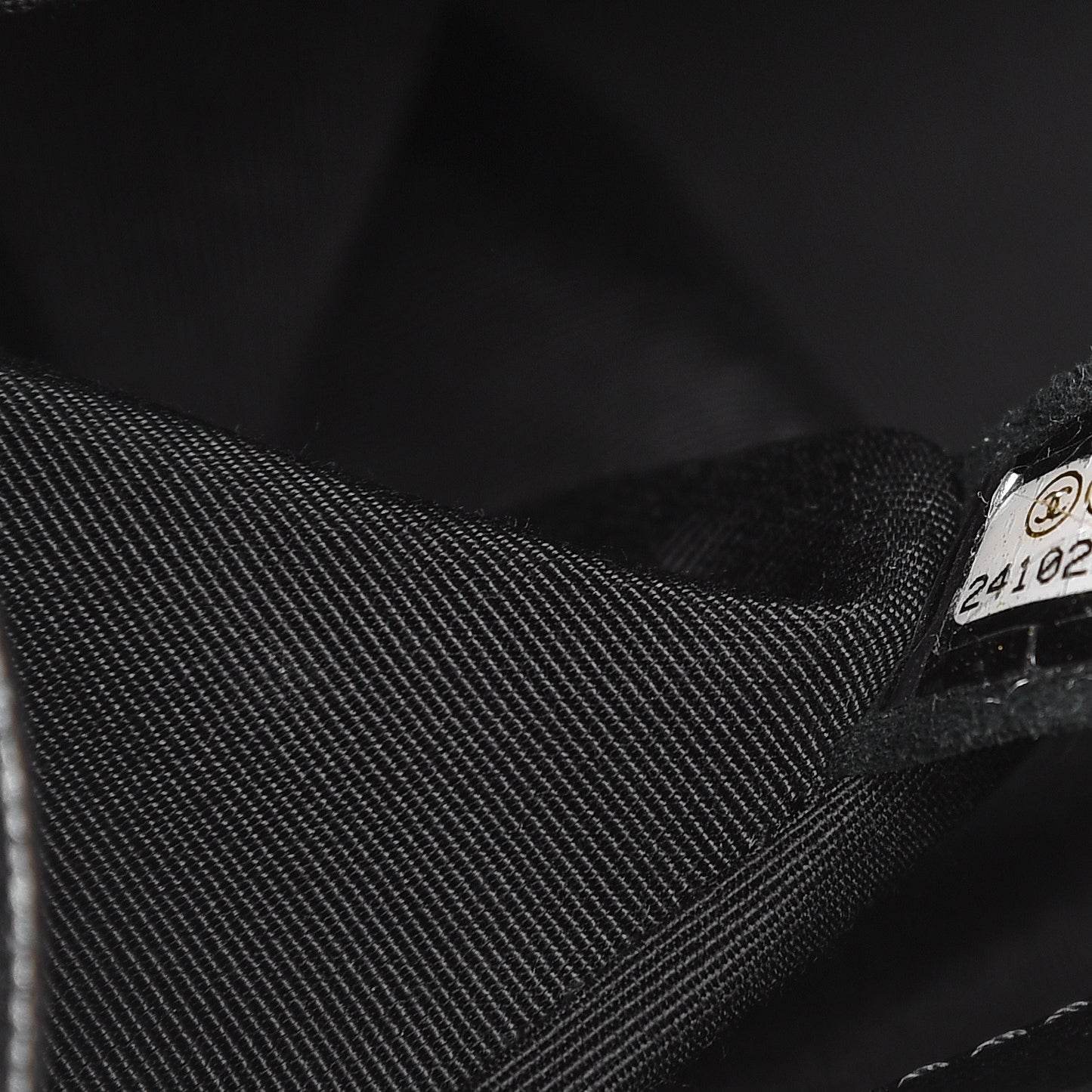 Caviar Quilted Medium Boy Flap So Black