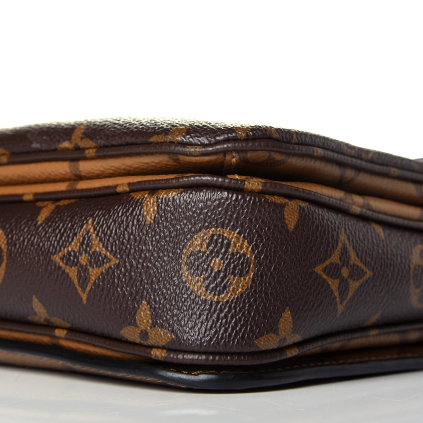 Reverse Monogram Pochette Metis