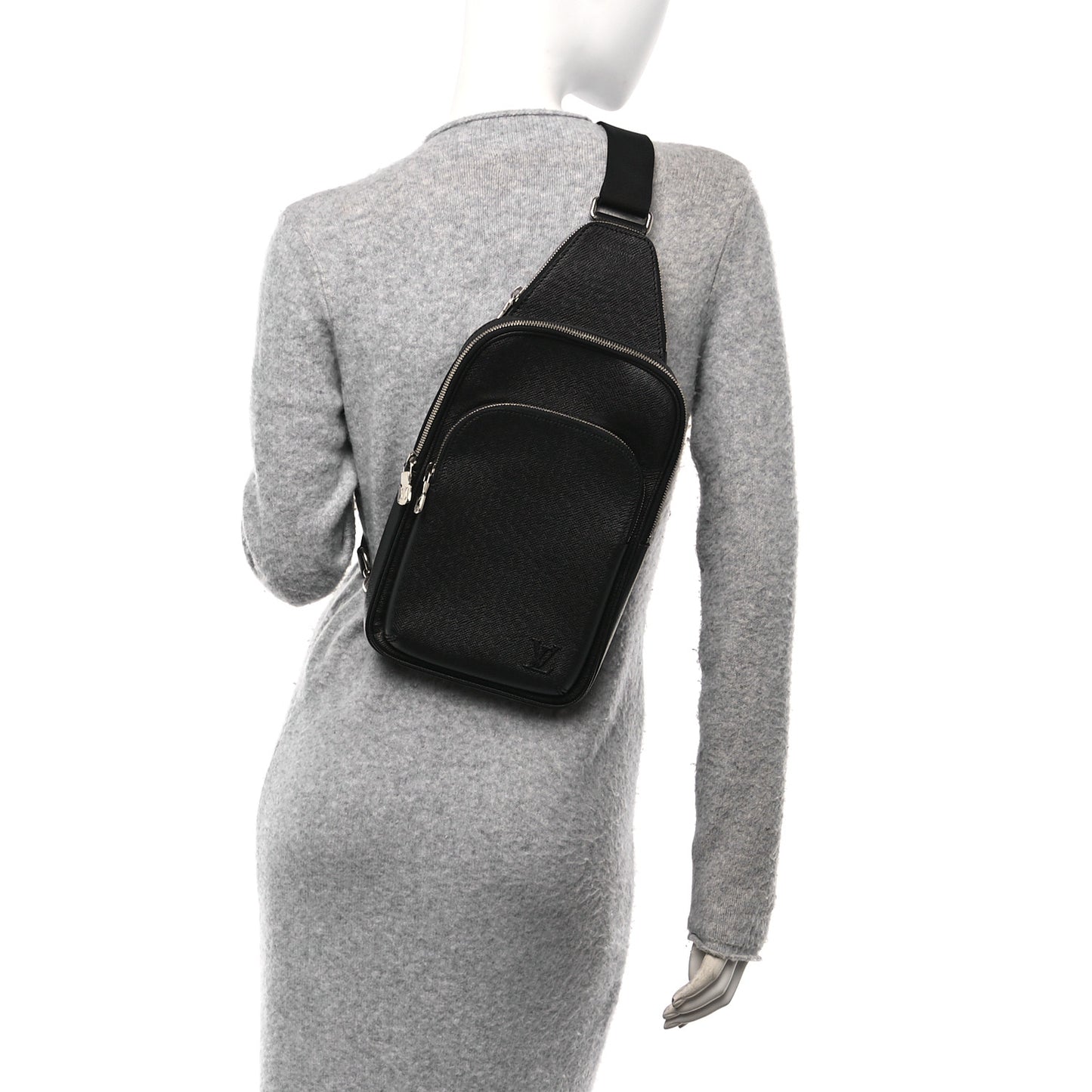 Taiga Avenue Sling Bag Black