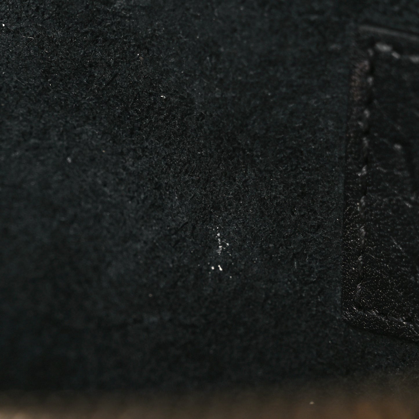 Pebbled Calfskin Rockstud Wallet On Chain Black