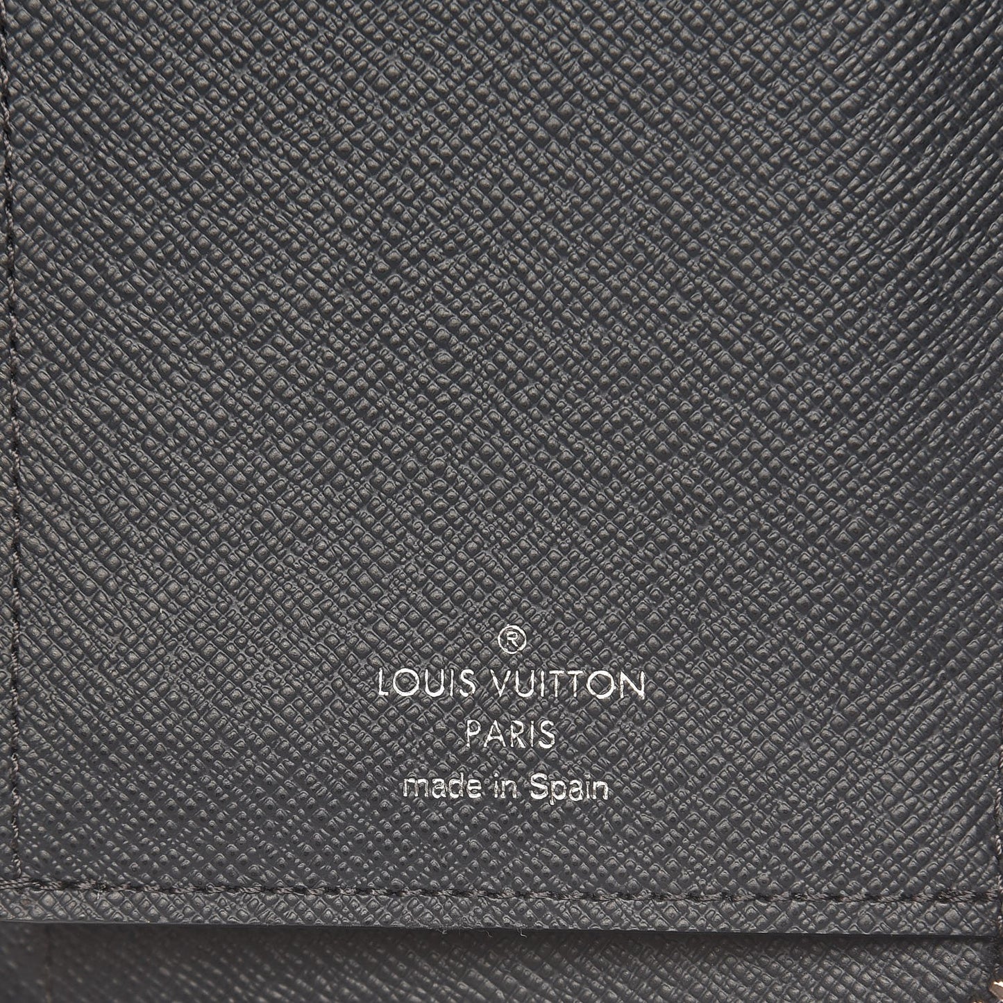 Epi Zippy Vertical Wallet Blue Nuit