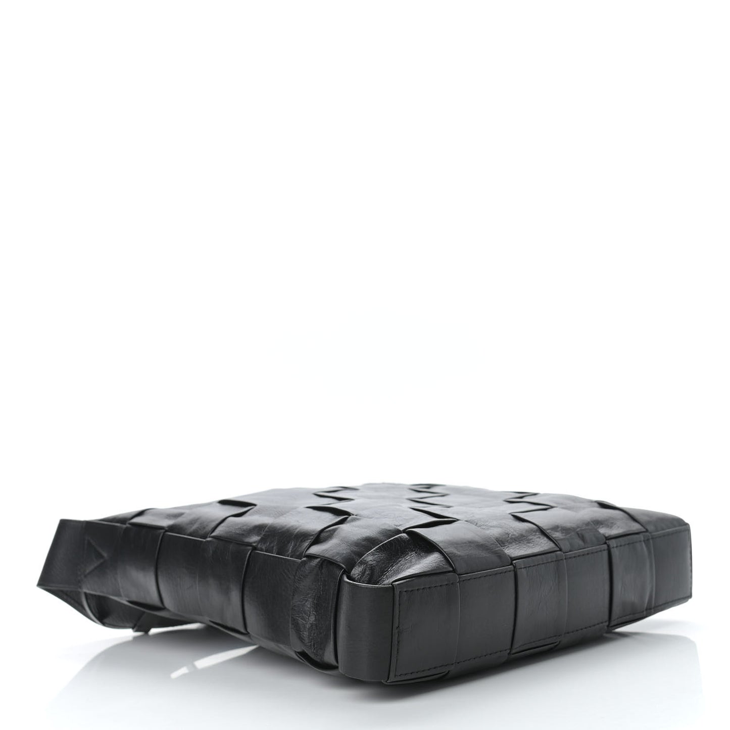 Paper Calfskin Maxi Intrecciato Cassette Messenger Black